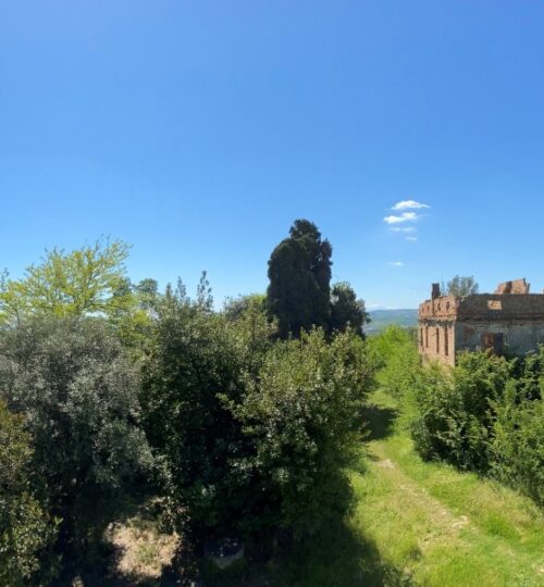 Terreno agricolo con tre fabbricati da ricostruire Teramo