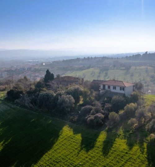 Terreno con tre fabbricati da ricostruire Teramo