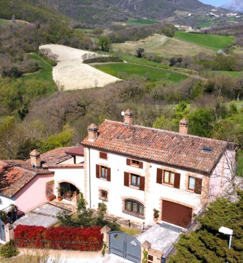 Villa vendita Fabriano (MC)